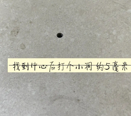 江都瓷砖空鼓维修公司专业解答在瓷砖铺贴过程中，如果砂料搅拌不均匀，将会带来以下问题