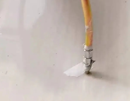 江都瓷砖空鼓维修公司专业解答在瓷砖铺贴过程中，如果使用的砂料过粗（如全部使用了粗砂），可能会导致以下问题